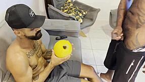 Vitor Guedes E Ferativo1 Fazendo Uma Sacanagem Gostosa