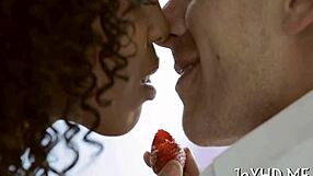 Mă simt tânără 18+ și pofticioasă cum fata 18+ se apleacă la muie adâncă futere misionară și orgasm intens