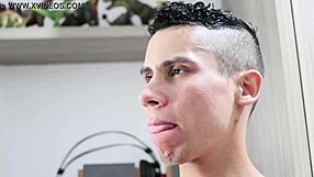 Igor e J exclaims, Watch this novinho gay brasileiro in hot action!