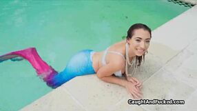 Wet teen rides monster cock by the pool 😍