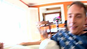 Stygg ung tjej Elektra Rose får stort ansiktsutlösning