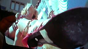 Granny Receives Cumshot Tribute From Nieznany