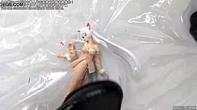 Doll Crush: Muñeca fetiche japonesa se vuelve salvaje en acción hardcore asiática