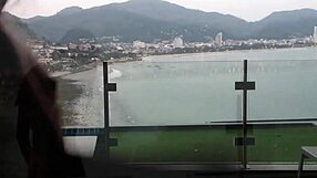 Asian amateur’s holiday blowjob