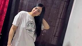 Annoying friend borrows money, but her deepthroat skills are impressive homemade style