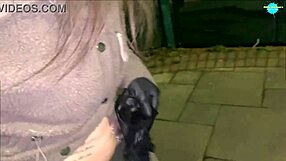 ครัคกี้ลืมของในหีขณะโชว์ร่างมิลฟ์สลัดในที่สาธารณะ