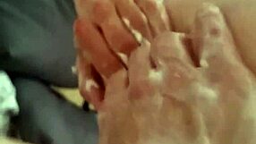 Die verf�hrerische cytheria bekommt harten sex im freien.