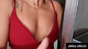 लैटिना टीन 18+ ब्लैक लड़के द्वारा डॉगीस्टाइल चूत पाउंडिंग के लिए झुकी हुई