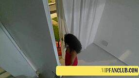 Vi a mi prima mostrar tetas naturales al repartidor en Halloween Medellín Diana Curly Lauren