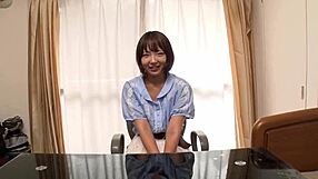 Namihata Mone snackar AV-vanor med pojkvännen