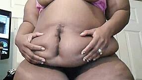 Huge Booty Black Mature!