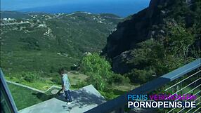 die verf�hrerische cytheria bekommt harten sex im freien