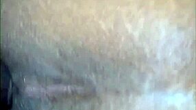 old ebony amateur bends over in doggystyle, showing her ass in that hot apartment 😏