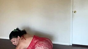 she's beautiful and red, so sensual