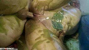 哇！现在和放荡的丽兹·彩虹肮脏地干