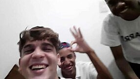 Bastidores do porno meninos transantes e casal sapeca rj