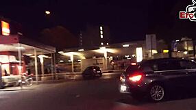 MILF Jerman Gemuk dengan Tetek Semula Jadi Dipilih untuk Seks Awam