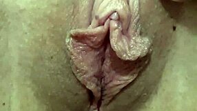 hey, watch me masturbate my sexy wife right now