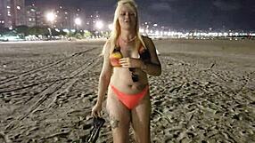 i saw that blonde showing her tits and pussy on the beach, so hot