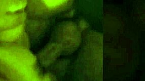 esposa sentando gostoso na cadeira com o marido