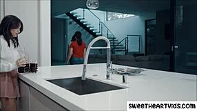 Girlfriend Eats Old Milf Pussy In Lesbian Lick Session