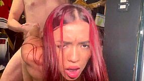 vendedora de ropa chupa y folla a un cliente en stunt 21 de bucaramanga - sara films