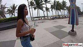 Hey, liat cewek Thai muda 18+ naik kontol keras gaya cowgirl!