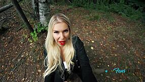 Ormanda spontane sikme vahşi hissetti, riskli vibe ile