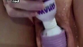 Şişman Amatör Kız Ev Yapımı Klipte Vücut Masaj Cihazıyla Tek Başına Mastürbasyon Yapıyor