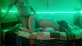 Estaba Jugando Con El Celular Hasta Que Me Aburrí Y Me Folle A Un Amigo De La Universidad!