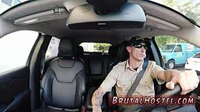 Extrémny hardcore prvýkrát s dvoma mladými 18+ kurvičkami Sydney Cole a viazanými v divokej dominácii