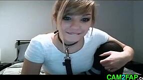 hey, check this amateur webcam girl getting anal action! loving this free vid! 😍