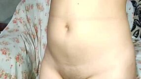 India Alinablonde Desi Bhabhi Squirts On Monster Cock