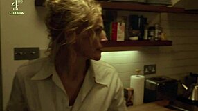 desiree akhavan and maxine peake share bisexual lesbian scene.