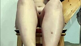 BBW stiefmama geeft natte voetjob in POV dominantie