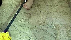 coolmarina gorda madura gets surprised on the hot floor acting like a bitch