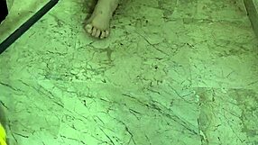 coolmarina gorda madura gets surprised on the hot floor acting like a bitch
