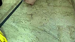 coolmarina gorda madura gets surprised on the hot floor acting like a bitch