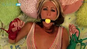 Starri Knight's bondage groping