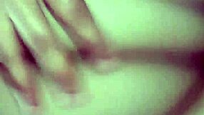 Разведенная азиатская баба сильно кончает во время интенсивного анального траха