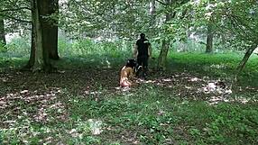 בחוץ חלק 3 ו-4: יחפה כף רגל עירום כוס ציבורי שרשרת עירום קשור בדסמ