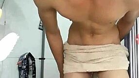 this gay guy puts on a hot show for you