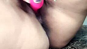 Very horny, I pee with pleasure during masturbation