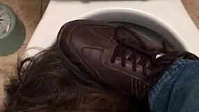 Esclave F HUMILIÉE dans les WC en Soumission BDSM le 30 Août 2020