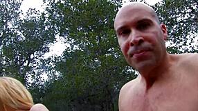 हॉट टीन 18+ लंड को हार्ड राइड करती है, और हार्डकोर एक्शन चाहती है