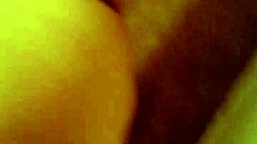 Watch this mature milf handle a monster black cock roughly?