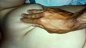 ¡La puta de mi vecina chupa mi verga cuando no está su marido!