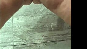 Vay be, duşta bu muhteşem şişman olgun çıplak vücuda bak!