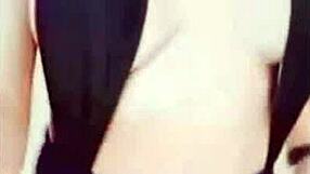 Net Idol Girl Masturbates in Live Secret Group