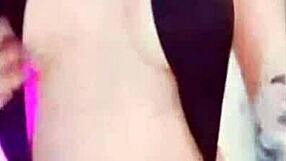 Net Idol Girl Masturbates in Live Secret Group